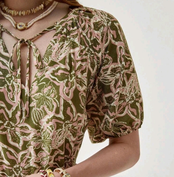 Women's Bohemian Print V-Neck Loose Short Sleeve Blouse - Picture 2 of 4